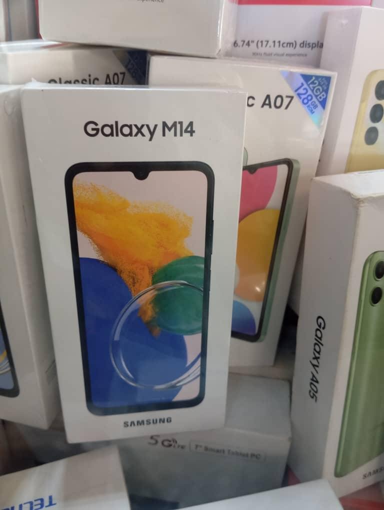 Samsung M14 Disponible
